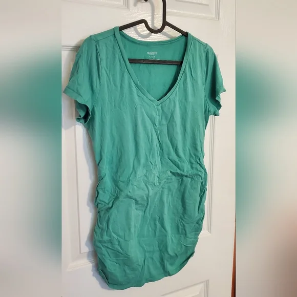 Motherhood Maternity Green Tshirt Size Medium - Picture 1 of 3